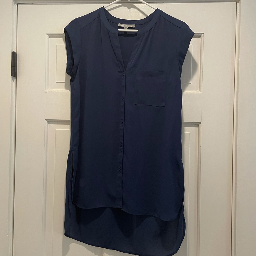 Daniel Rainn navy blue top